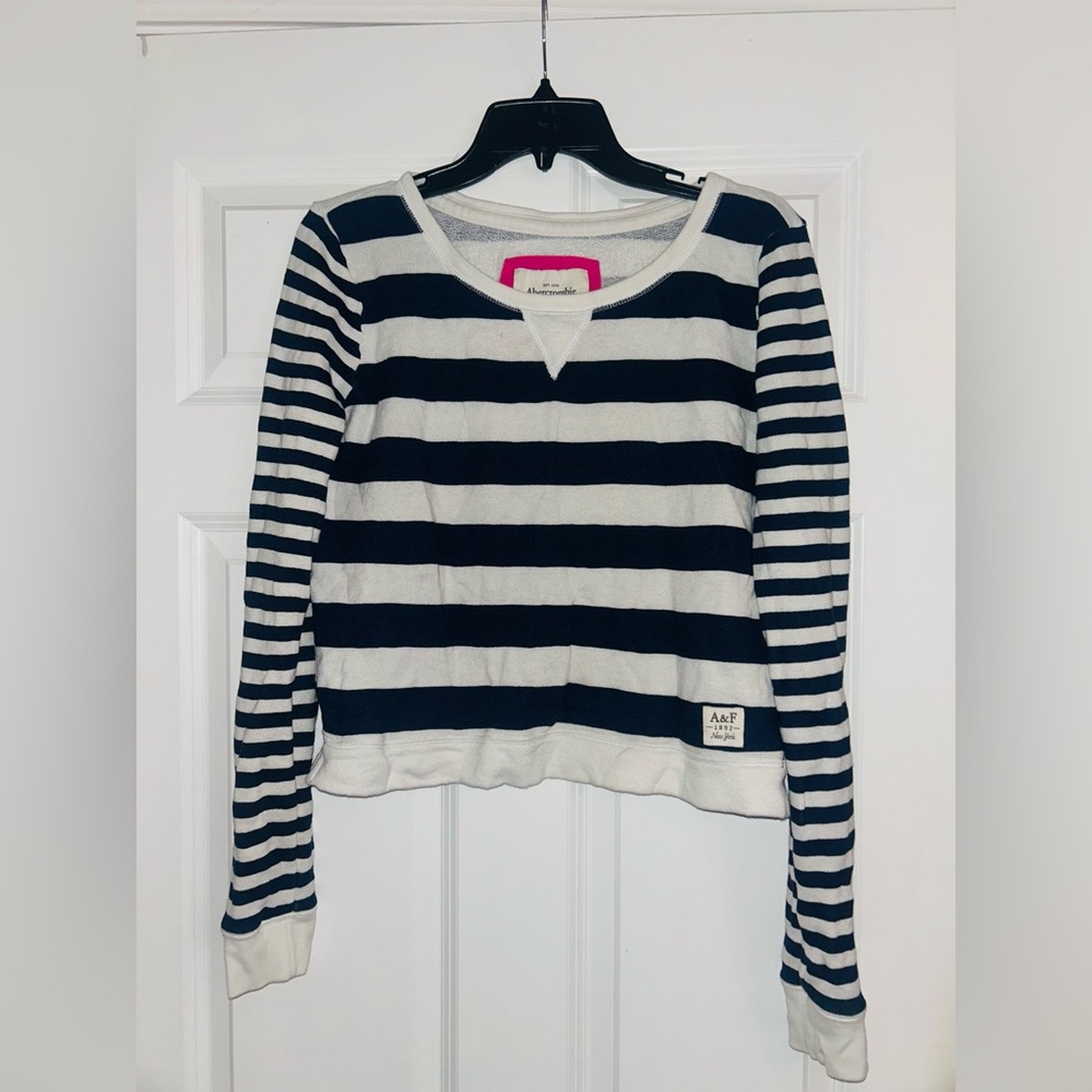 Abercrombie & Fitch Women's Navy and White Striped Sweater Small Top Long Sleeve